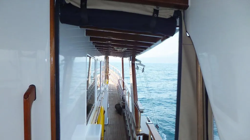 Botel Imbarcazione Amerigo Hotel Varazze Italy