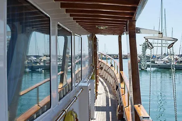 Imbarcazione Amerigo Hotel Varazze Italia