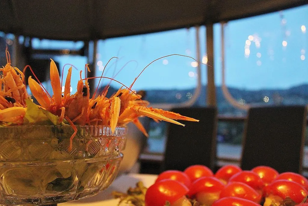 Botel Imbarcazione Amerigo Hotel Varazze