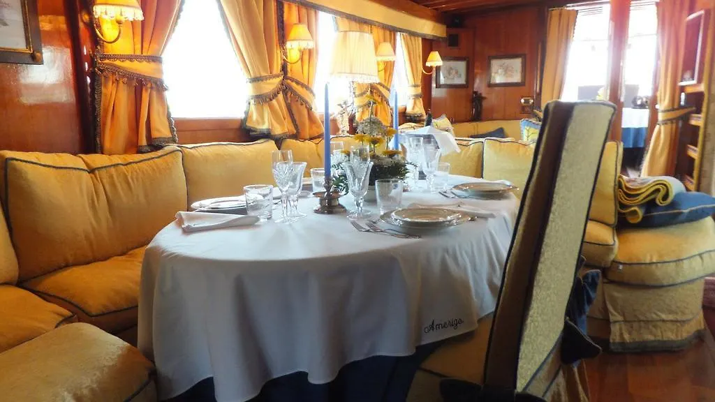 Botel Imbarcazione Amerigo Hotel Varazze